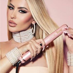 Bellami x Amrezy Pink Hair Straightener